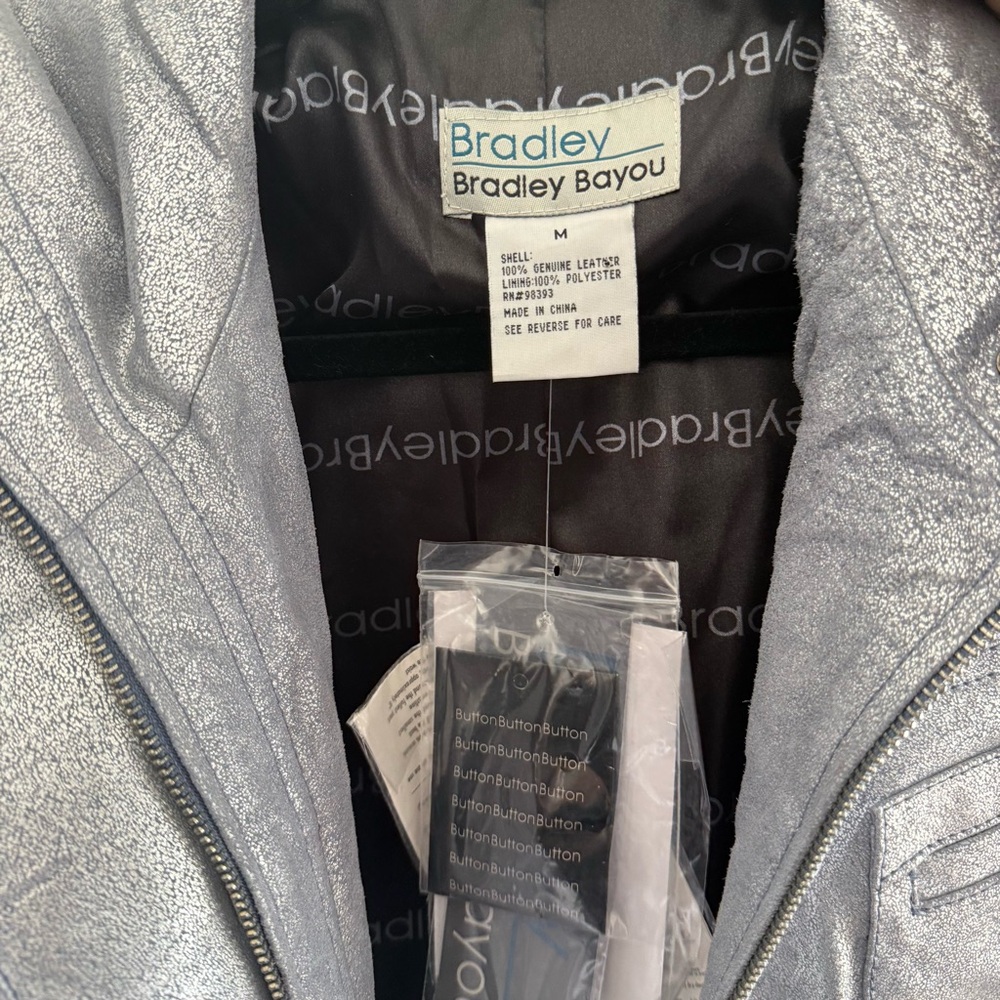 Bradley Bayou Silver Leather Jacket NWT size Medium - Picture 9 of 9